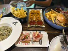 -Famous肥猫墨西哥音乐餐吧(五棵松华熙LIVE店)