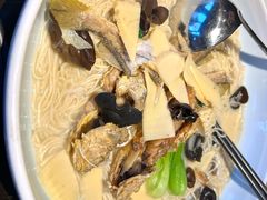 拆蟹粉黄鱼面-通安客栈中餐厅·何家小馆