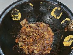 -粘豆包柴火铁锅炖