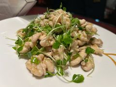 香椿苗拌核桃仁-芙蓉·艳阳餐厅(南口店)
