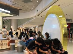 等位区-果呀呀(国金街店)