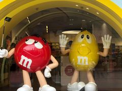 -m豆巧克力世界(上海世茂广场店)