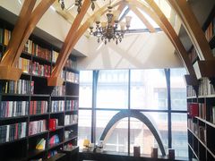 -钟书阁(松江泰晤士小镇店)