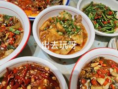 -爆炸头阿姨小四川正宗川味小吃(无任何分店)
