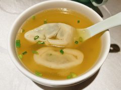 荠菜鲜肉大馄饨-浦東饭店(育才街怀特国际商城店)