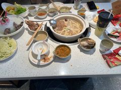 -三人行骨头王火锅(长寿店)