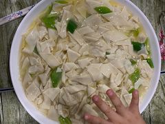 -红岩美食坊(伊春市伊春区)