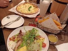 芒果烤鸡藜麦沙拉-MR.ROCKY洛奇先生RESTAURANT&BAR(宝安壹方城店)