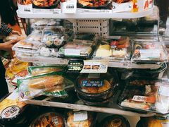 -全家便利店(襄阳南路店)