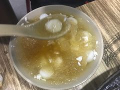 -渝嘴小老弟老火锅(华新村店)