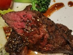 碳烤肉眼牛排及秘制牛排汁-WOLFGANG PUCK KITCHEN & BAR(迪士尼小镇店)