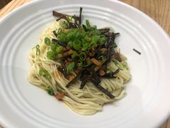 弄堂葱油拌面-弄堂咪道-饭香·面香·馄饨香(汇锦广场店)