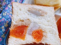 咸蛋黄肉松飓风吐司-好利来(光华中心店)