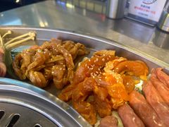 肉肉呼啦圈-哈哈碳都·牛肋条无限自助烤肉(台江万达店)