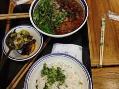 -云阿蛮云南生烫牛肉米线(奉贤路店)