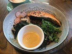 煎三文鱼腌蘑菇和风碗配红米-Wagas沃歌斯(北京君太百货店)