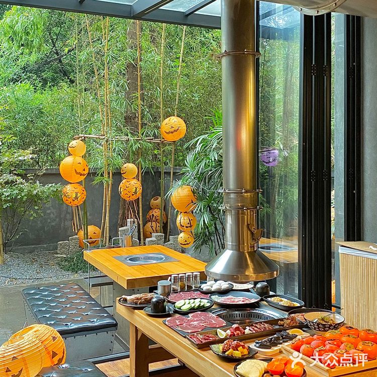 成都万圣节氛围烤肉🎃第一次吃烤柿子