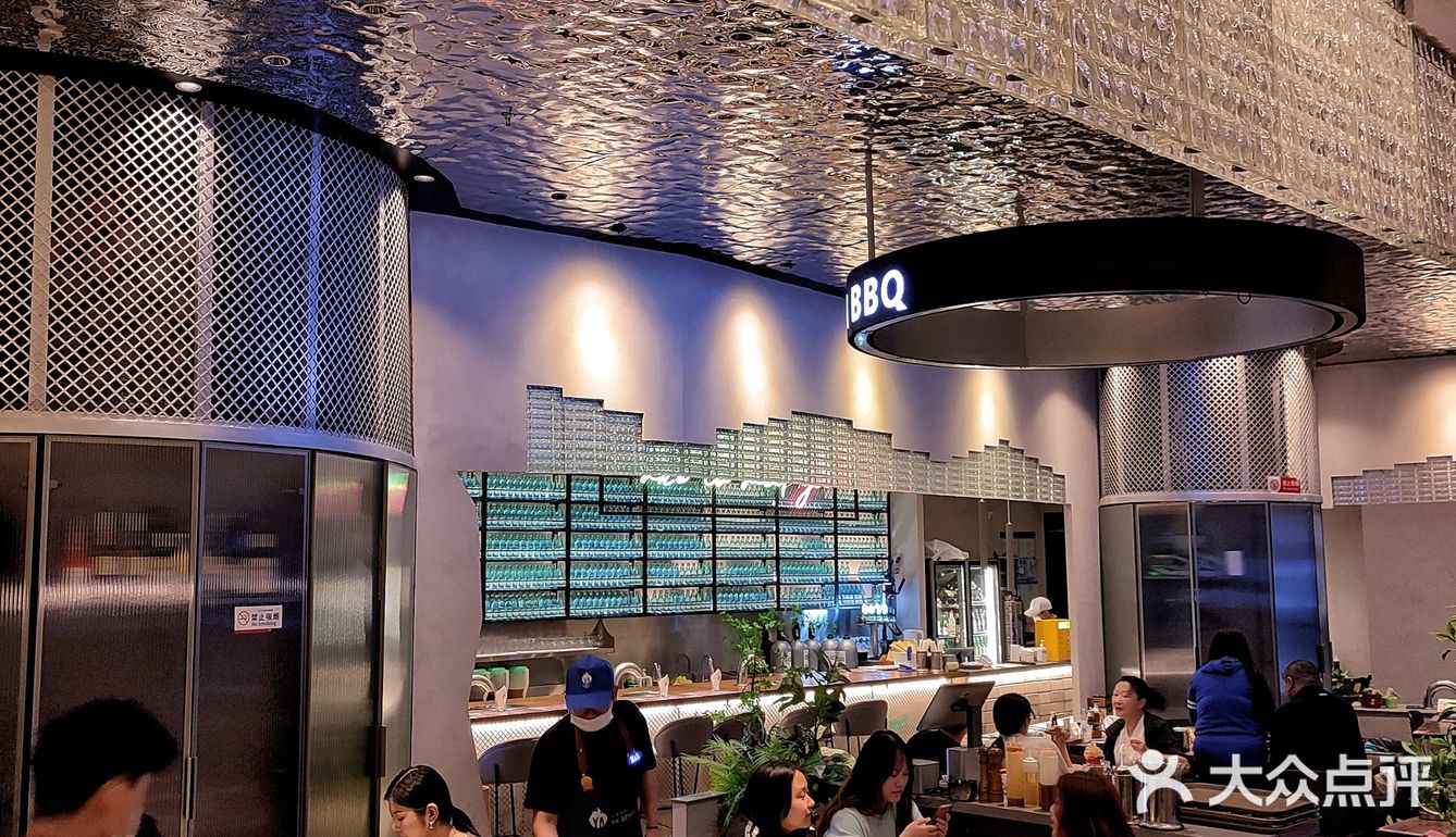 每一道烤肉都很精致，YA BENJIA概念店很有品哦[惊叹]