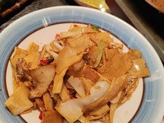 -刘姐啤酒鱼民族演艺餐厅(西街总店)