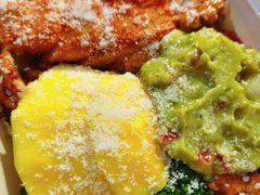 秘制鸡肉芒果牛油果沙拉-魏斯理汉堡(西安沣东吾悦店)