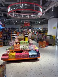 -逝水玩具折扣店