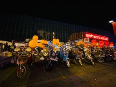 -席娜卡琳火车铁道夜市