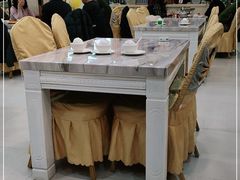 -李连贵熏肉美食酒楼(东市商贸店)