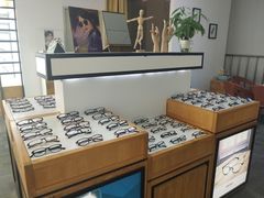 -LOGO眼镜·蔡司品牌折扣店(龙华清湖店)