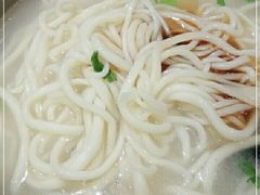 -亮亮面馆(经六路店)