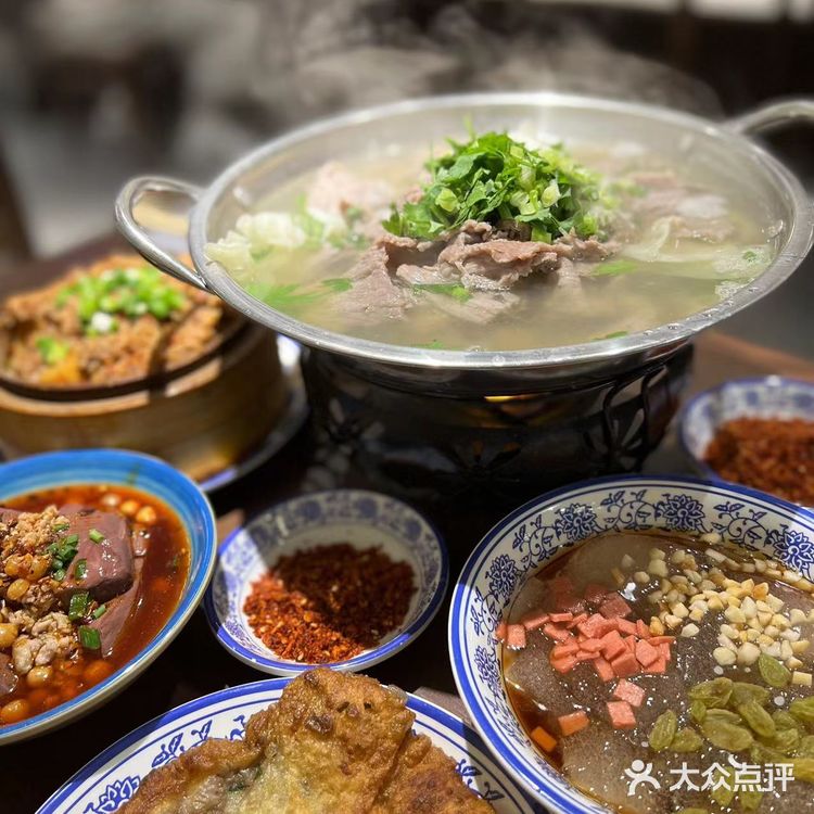杭州探店|乐山美食翘脚牛肉开到杭州来啦