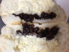 爆浆芝士红豆面包-啊噗吐呦现场烘焙(麦凯乐店)