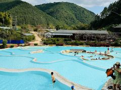 -十万大山布透温泉