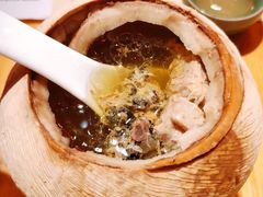 泰式椰皇炖乌鸡汤-陈鹏鹏潮汕菜(宝安机场T3航站楼店)