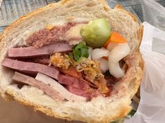 -Bánh Mì Huynh Hoa