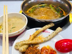 -围辣串串小火锅(李家村万达广场店)