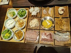 -银米·云南传统过桥米线(双廊黑金冠店)