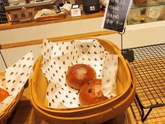 -沁屋面包店(人民东路店)