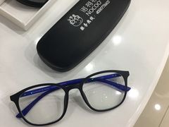 -诺柯视眼镜-蔡司依视路官方工厂店(淞南一店)
