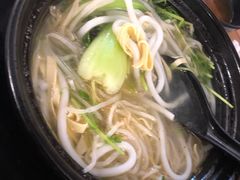 -丽虹云南过桥米线(兴工街店)