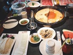-周周有辣火锅馆(玖耀里店)