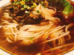 -霸蛮湖南菜·牛肉粉(荣京西街店)