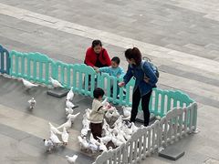 -鸿通城购物中心