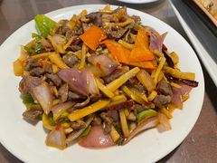 酸笋牛肉-老街坊餐吧