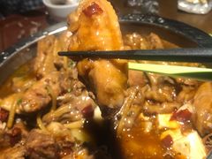 鸡翅煲-胖哥俩肉蟹煲(湖滨银泰in77店)