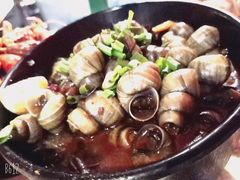 -虾弄弄海派小龙虾·牛羊蝎子火锅