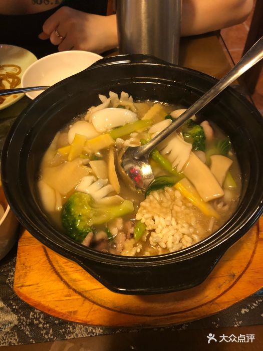 正统中华料理海鲜锅巴汤图片