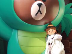 -LINE FRIENDS Garosu-gil Flagship Store
