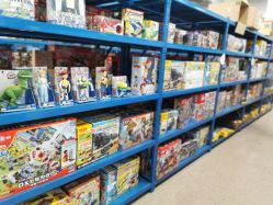 -逝水玩具折扣店