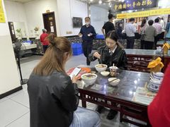 大堂-牛一嘴·兰州牛肉面·大盘鸡(财富中心店)