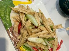 -三江源美食城